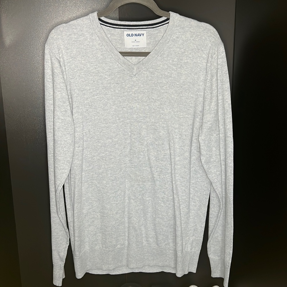 Old Navy | V-Neck Sweater | Medium